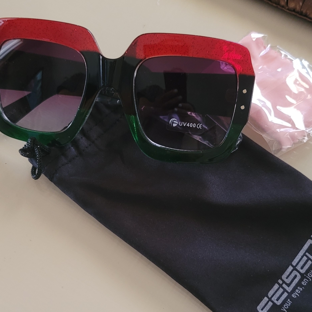 Sunglasses - Picture 3 of 4